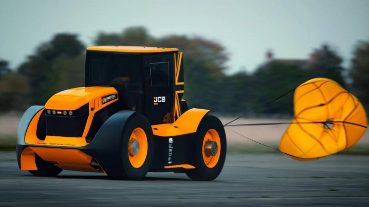 Najrýchlejší traktor na svete: takmer 250 km/h. Spotreba? 56,5l/100 km!
