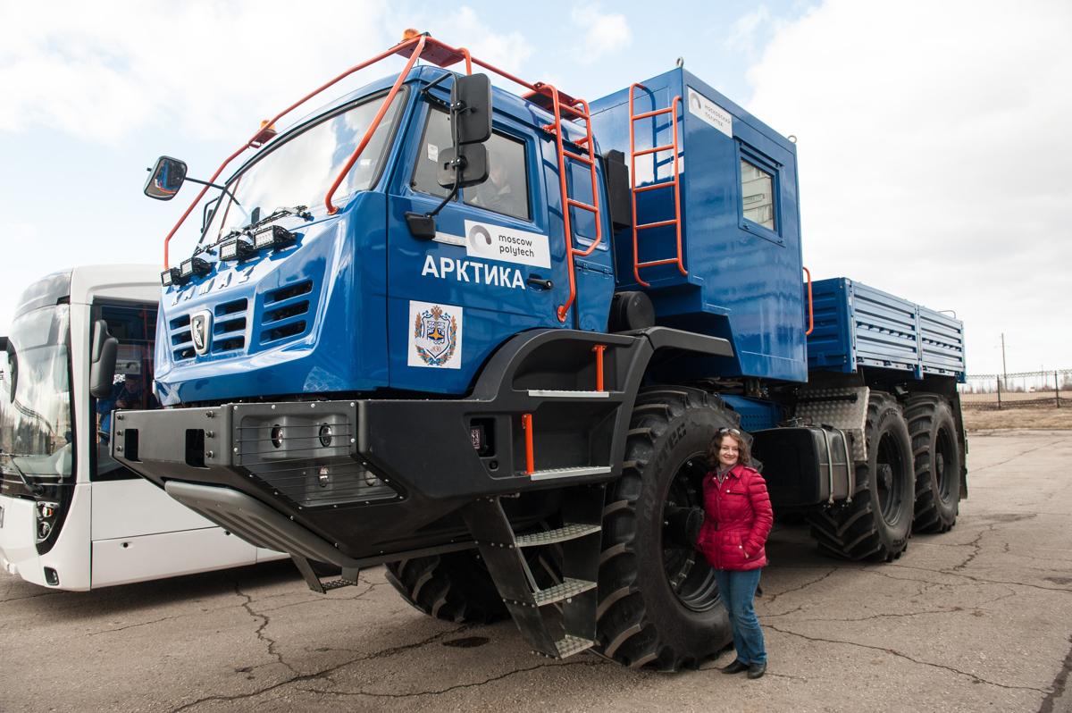 Kamaz Arktika - veľavravný názov terénneho monštra, ktoré dokáže zdolať nielen Severný pól! Odvezie 700 litrov paliva!