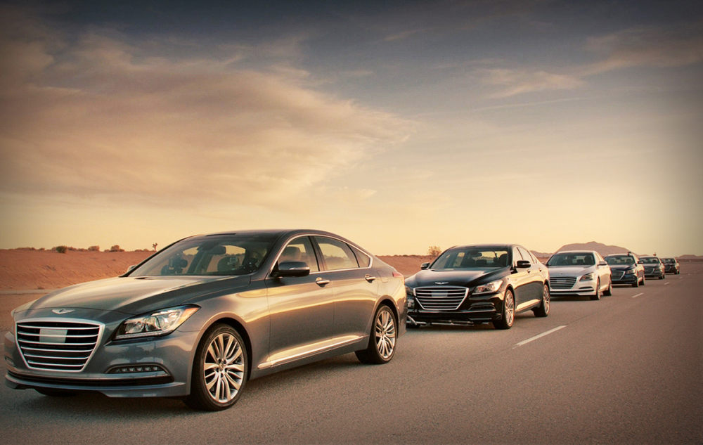 Originálna ukážka funkcií: Hyundai boduje s konvojom prázdnych Genesisov! 