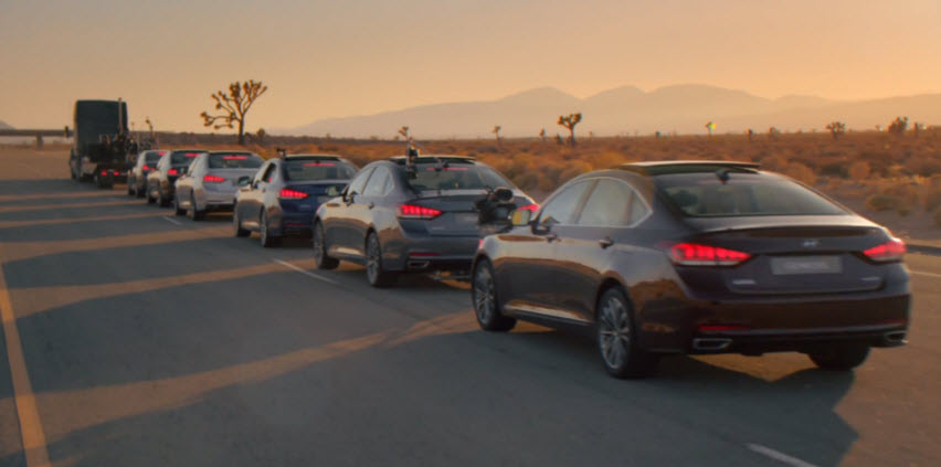 Originálna ukážka funkcií: Hyundai boduje s konvojom prázdnych Genesisov! 