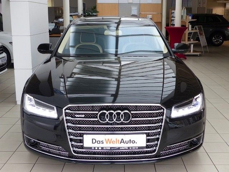 Audi A8 L 6.3 W12 s bohatou výbavou za polovicu ceny! Pozor na stratu hodnoty!