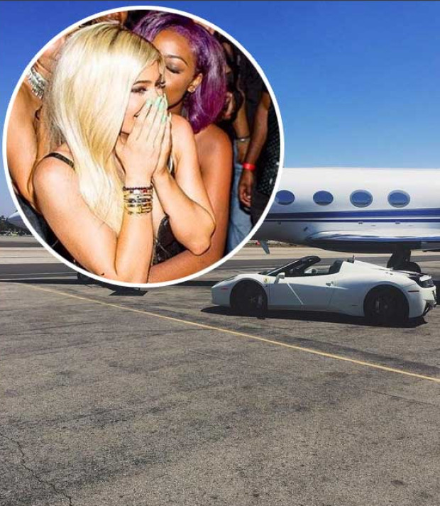 Ferrari, ktoré dostala Kylie Jenner k 18-tym narodeninám nemalo dlhú životnosť