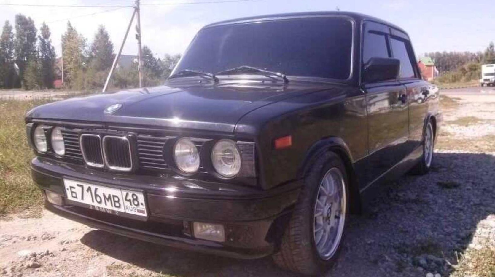 Opäť ruská vynaliezavosť, z Lady si spravil BMW!