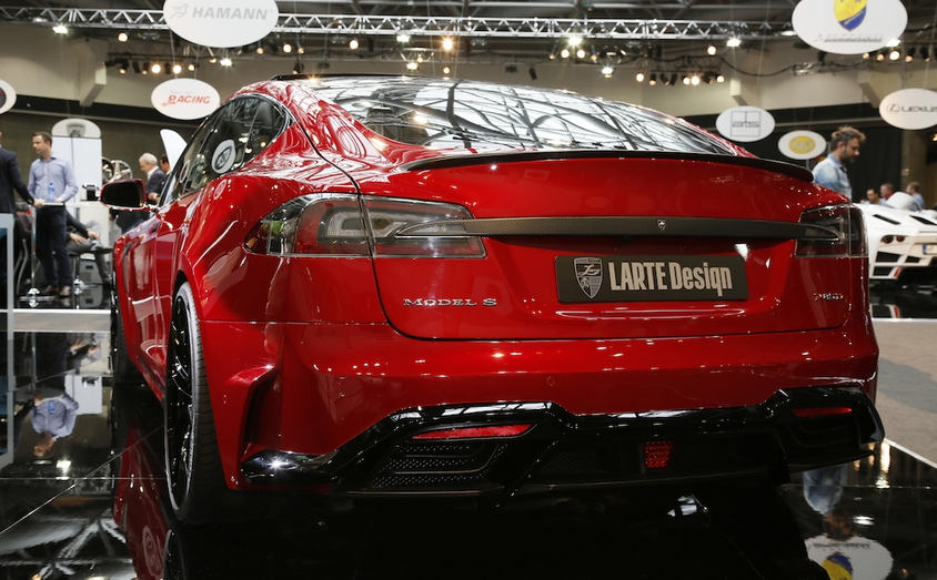 Upravená Tesla Model S P85D od Larte Design