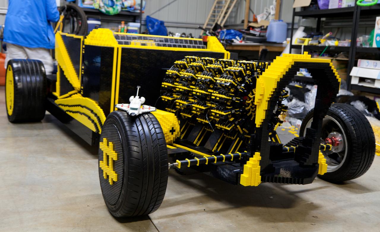 Lego auto poháňané vzduchom?