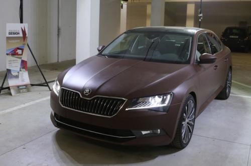 Škoda Superb 2015 v koži