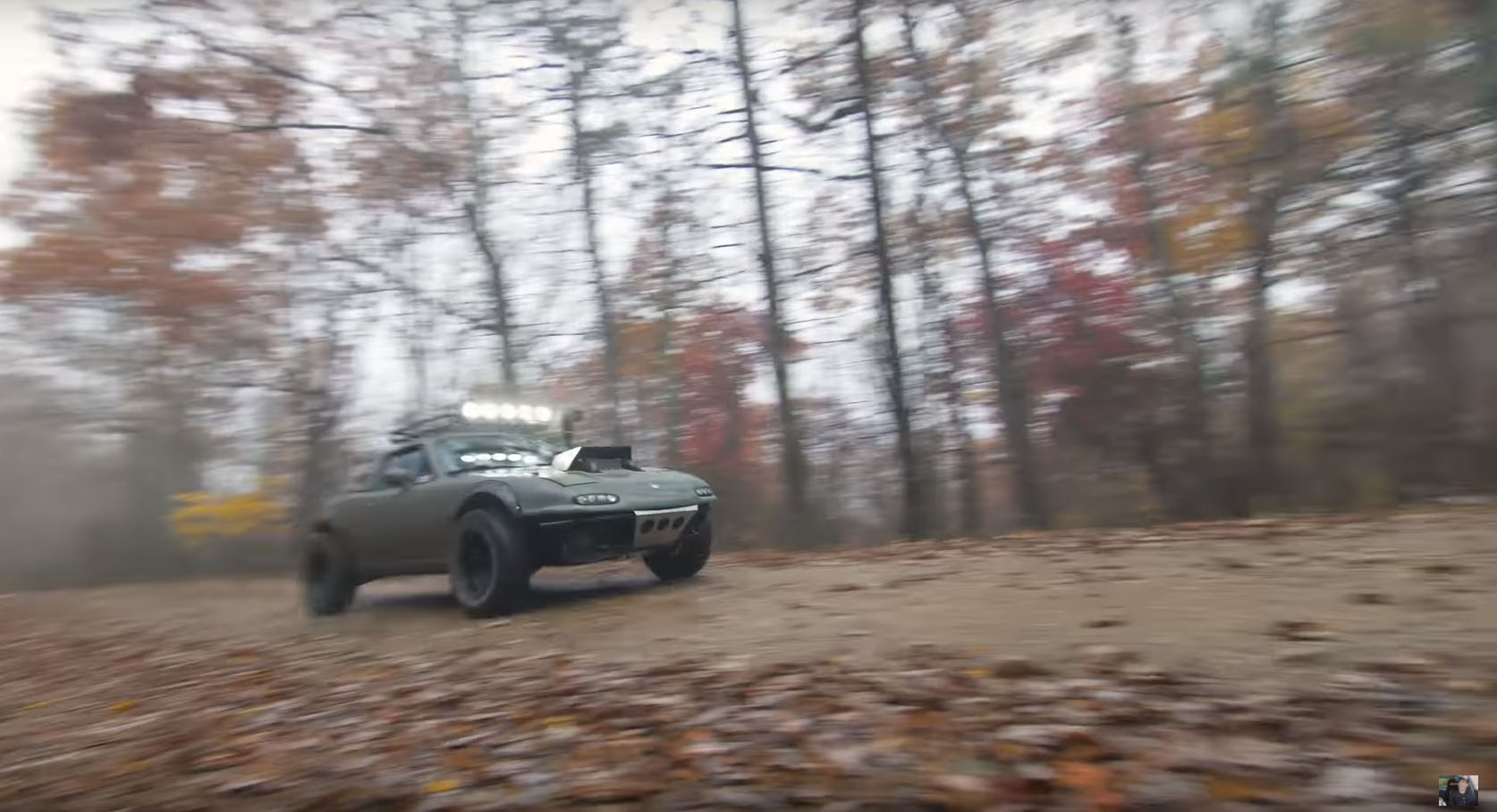 VIDEO: Mazda MX-5 upravená do terénu! Zábava v lese po japonsky!