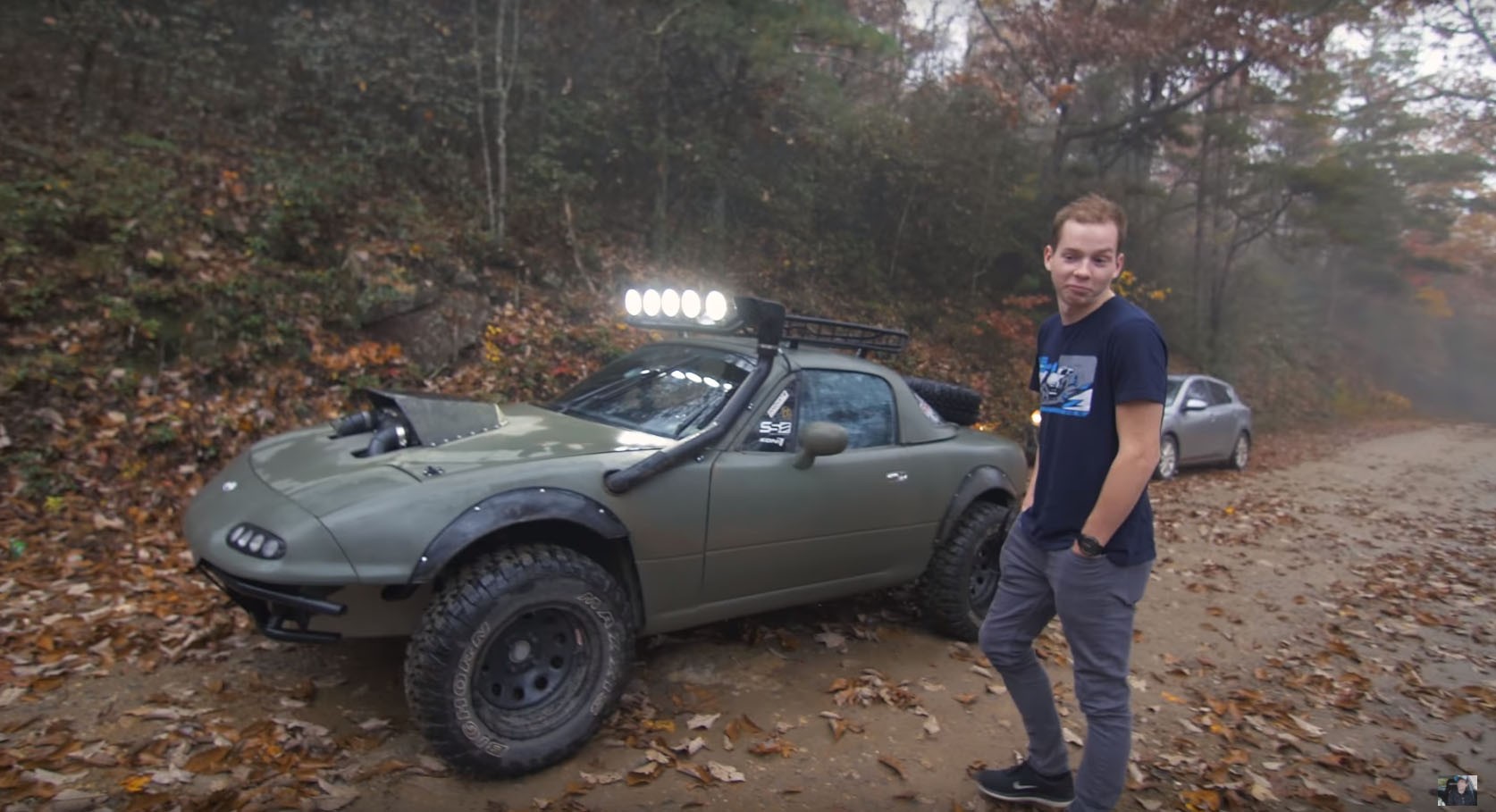 VIDEO: Mazda MX-5 upravená do terénu! Zábava v lese po japonsky!