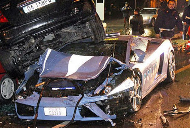 Gallardo v súboji s Mercedesom triedy A