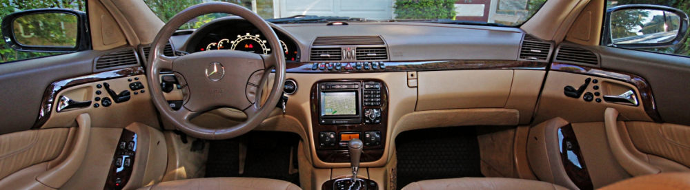 Uprednostnili by ste kúpu jazdeného automobilu luxusnej triedy alebo kúpu novej Toyoty Corolla? 