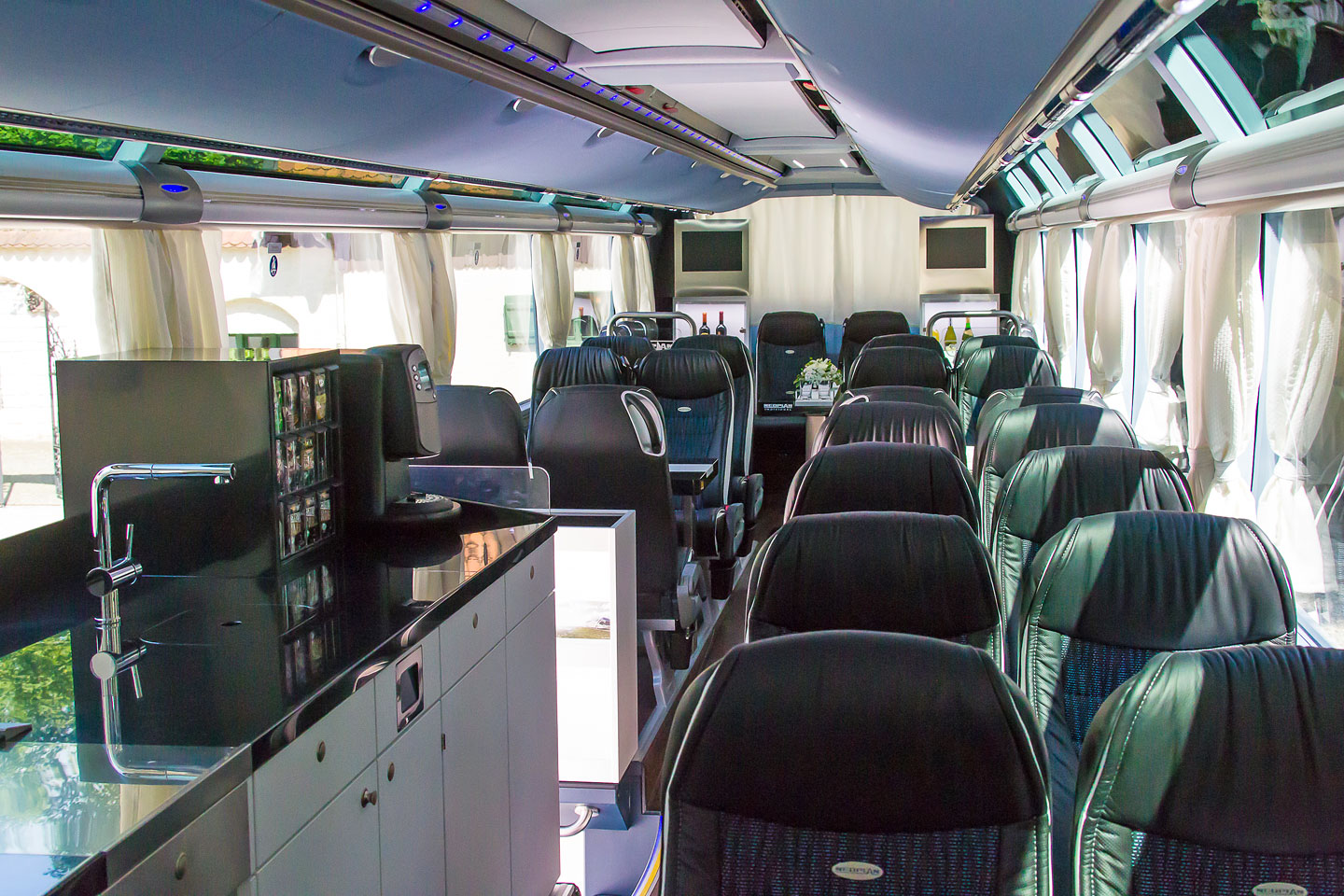 Interiér autobusu