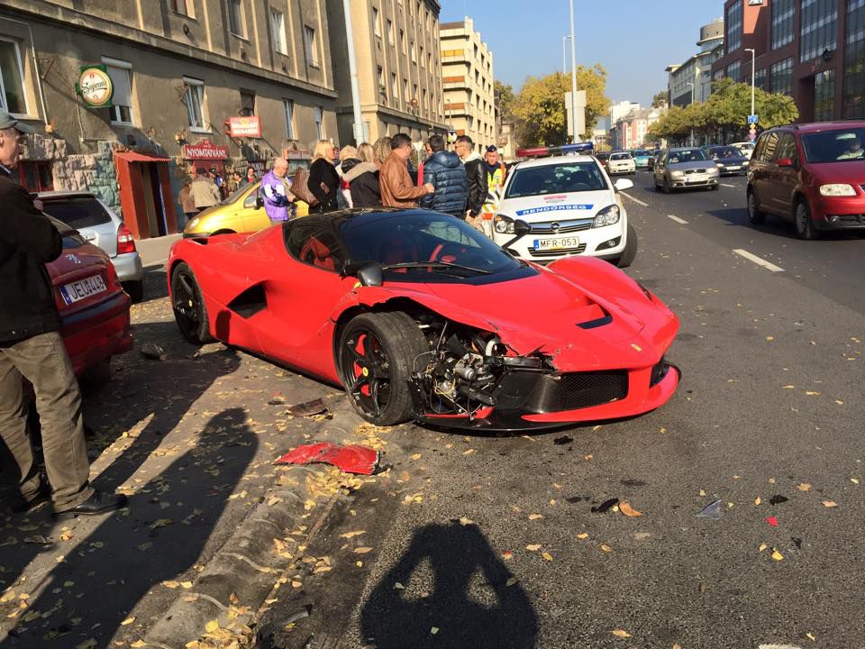 LaFerrari po nehode