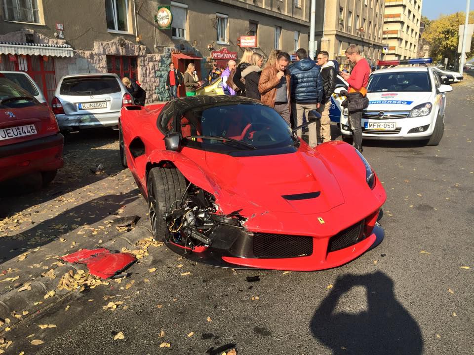 LaFerrari po nehode
