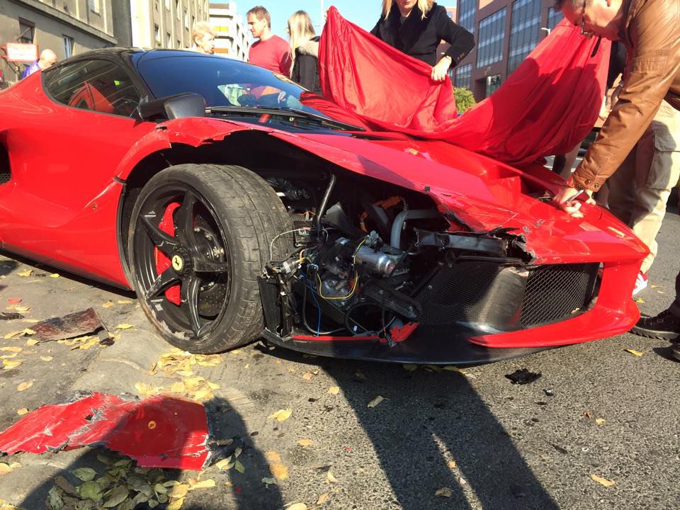 LaFerrari po nehode