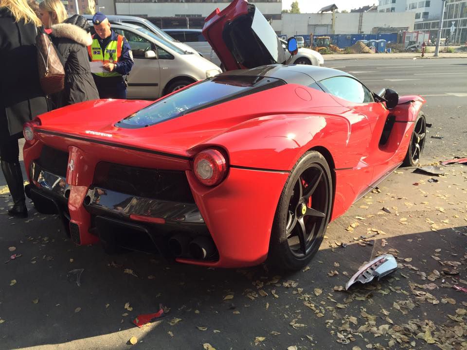LaFerrari po nehode
