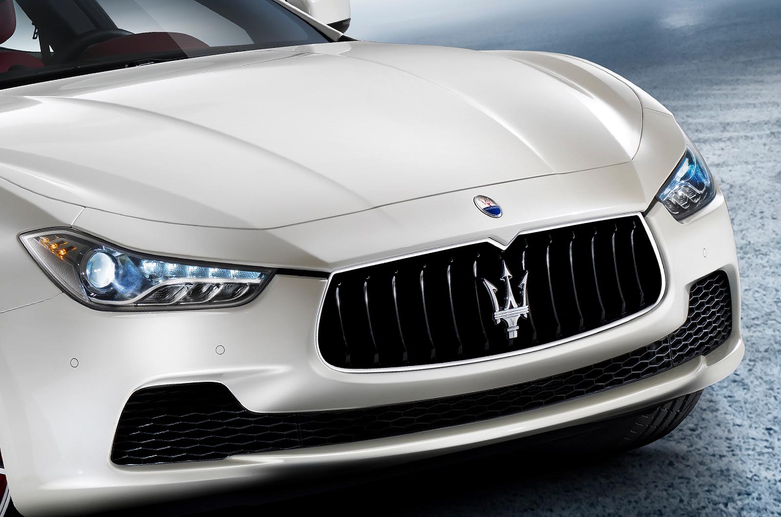 Môže Kia súťažiť s Maserati? Kia K900 vs. Maserati Ghibli