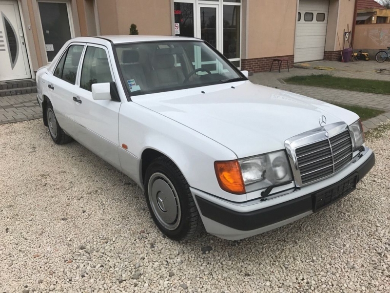 25-ročný Mercedes W124 v top stave: 21 990€