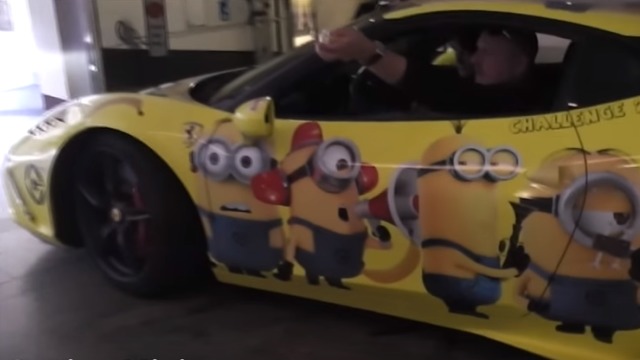 Mimoň Ferrari