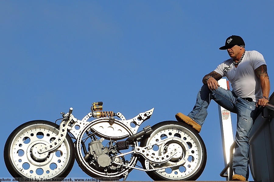 Pre milovníkov diel vyčnievajúcich z radu: Ložiskový motocykel!