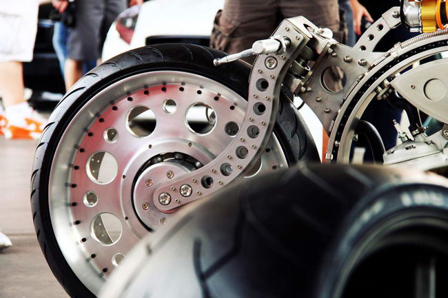 Pre milovníkov diel vyčnievajúcich z radu: Ložiskový motocykel!
