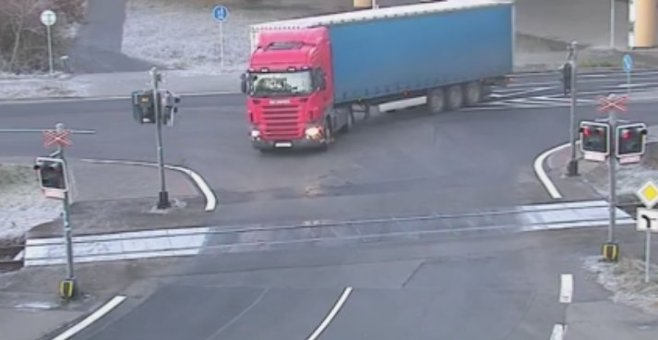 Zrážka vlaku s kamiónom!