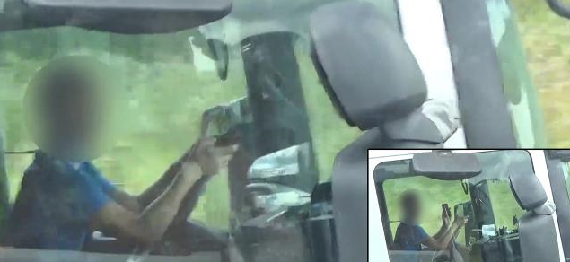 Vodič počas jazdy používal 2 mobilné telefóny