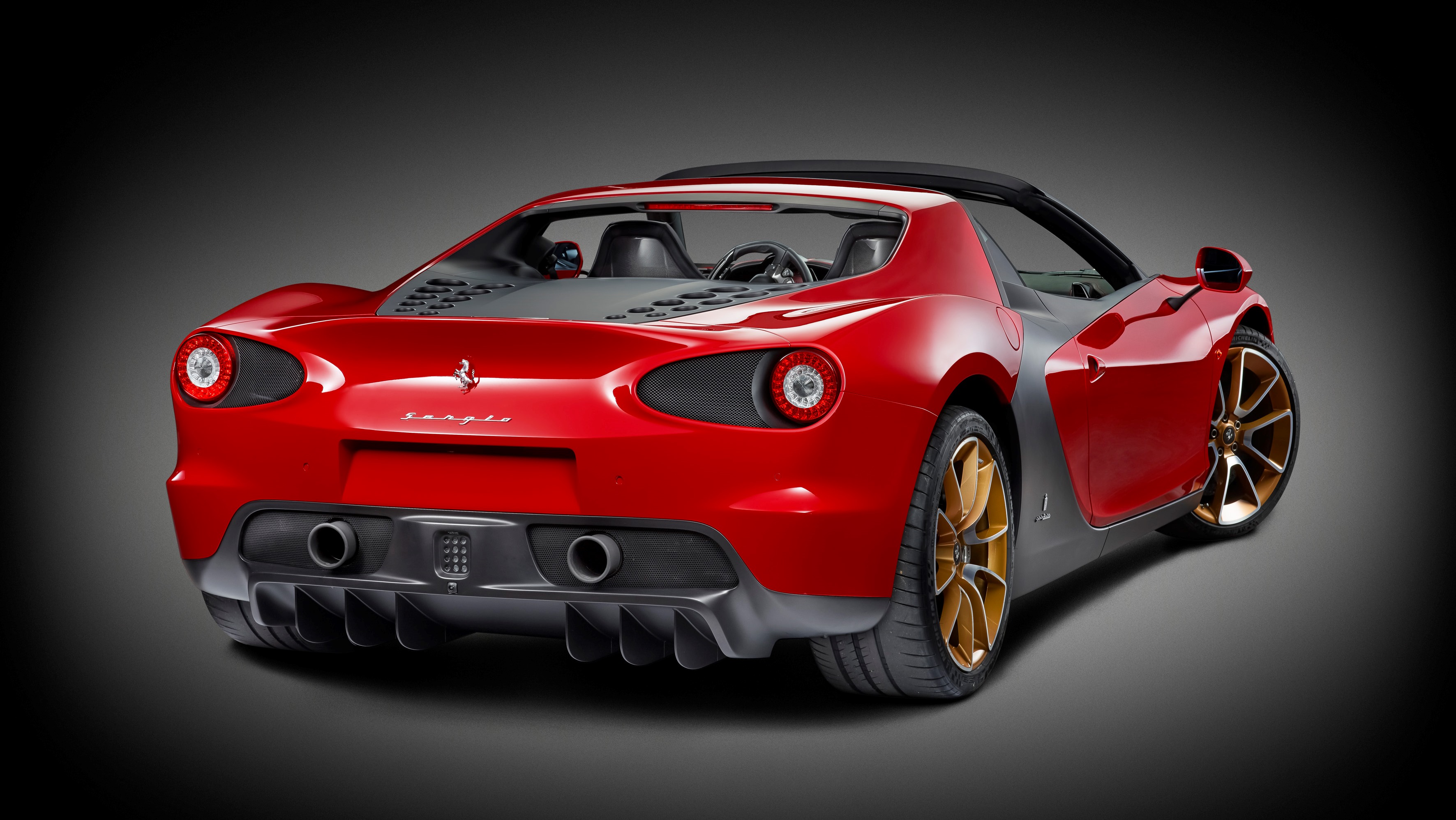 Nové Ferrari 