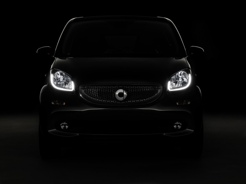Smart exceluje v čelnej zrážke s Mercedesom S-class!
