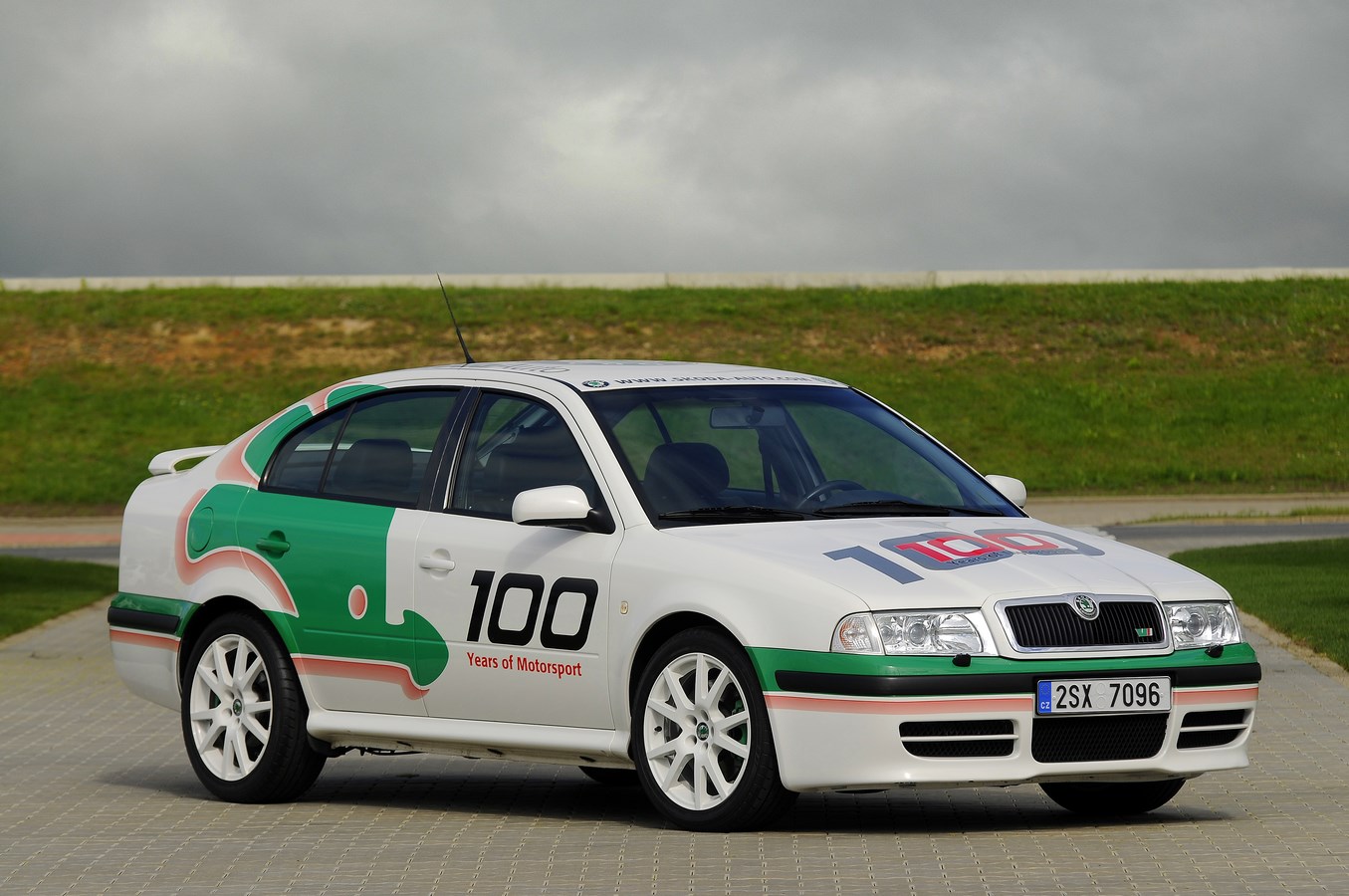 Škoda Octavia RS: pretekár pre chalupárov – 1. časť
