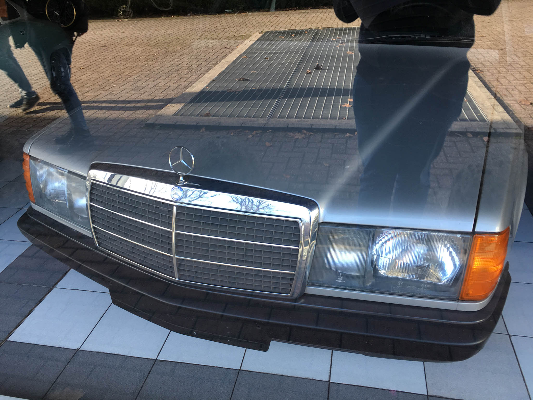 31-ročný Mercedes-Benz 190E: TOP stav, nájazd len 738 km!  