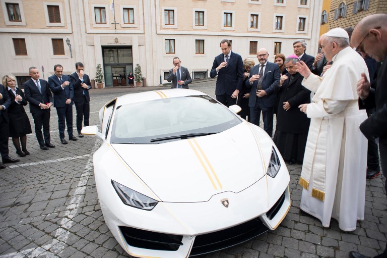 Pápežovo Lamborghini Huracán na predaj! Za koľko?