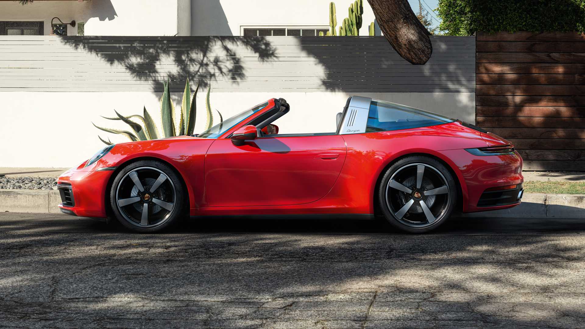 Porsche 911 Targa kombinuje otvorenú strechu s praktickosťou kupé