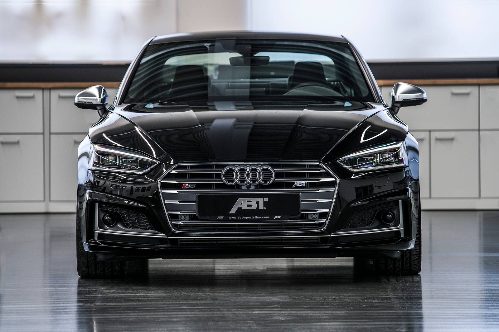 425-koňové Audi S5 ABT