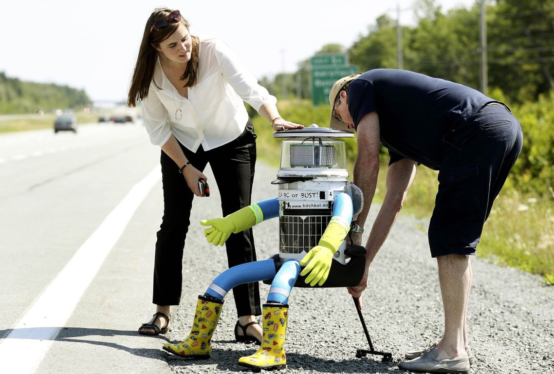 Robot HitchBOT