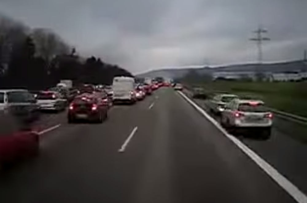 Video: Sajfa jazdí ako pán, kedy sa poučíme?