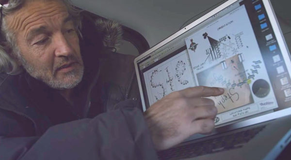 S pomocou návrhárov, režisérov, koordinátorov a producentov sa podarilo Stephanin plán uviesť do pohybu...
