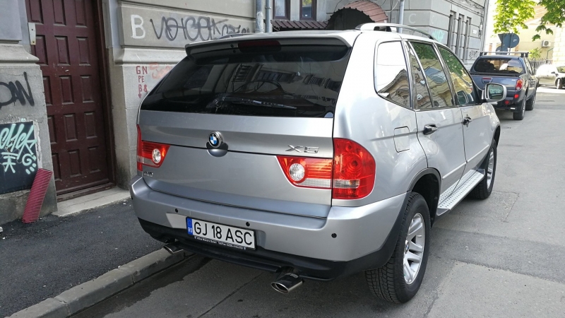 Shuanghuan SCEO vs. BMW X5 - Lacná kópia z Číny vs. originál