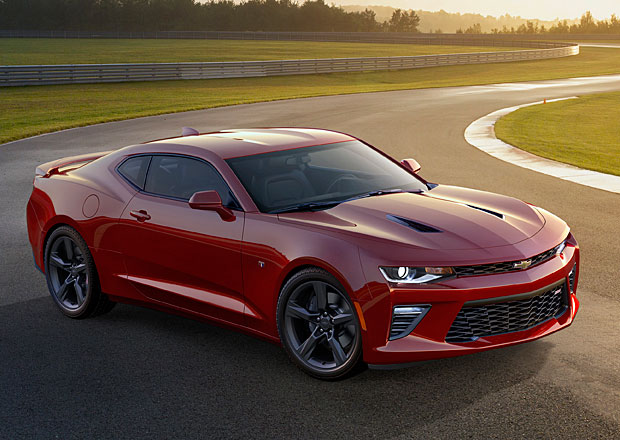 2016 Chevrolet Camaro kupé predstavené pred mesiacom