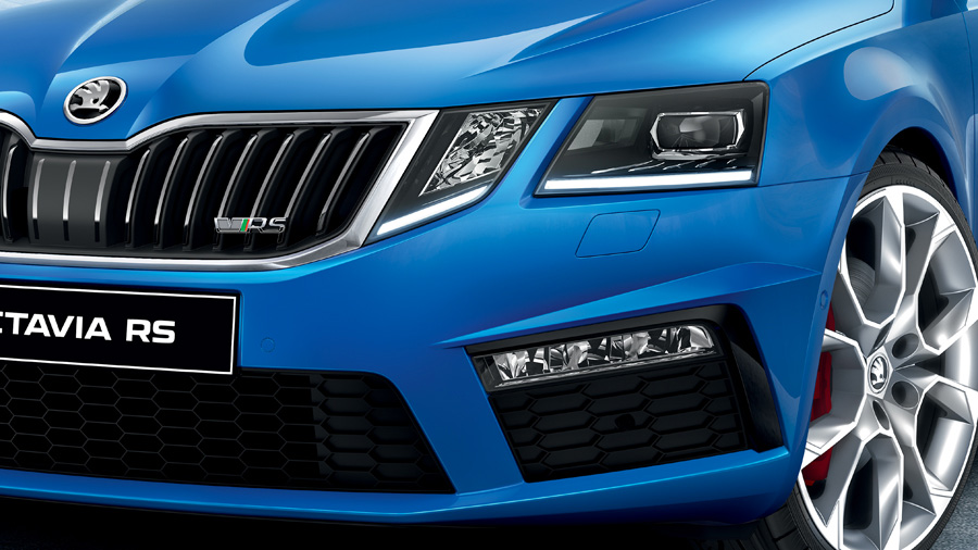 Škoda Octavia RS - sen mnohých, ktorí nepotrebujú a nevyužijú tak dravé parametre. Ktoré jazdené dvojča je dostupnejšia voľba?  