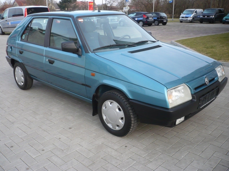 Vzácna Škoda Favorit na predaj. 24 rokov, 19 000 km a cena, ktorá prekvapí!