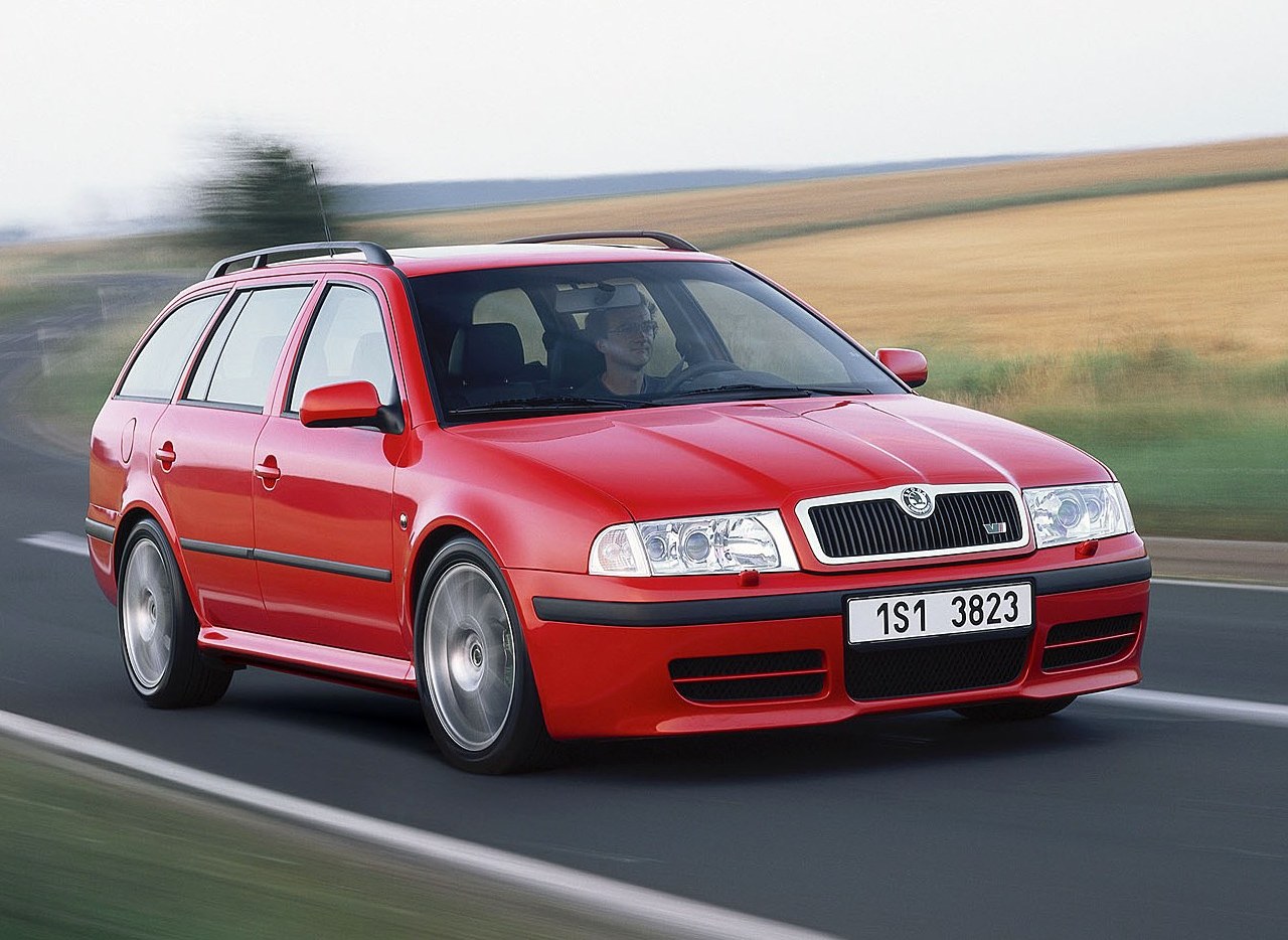 Škoda Octavia RS: pretekár pre chalupárov – 1. časť