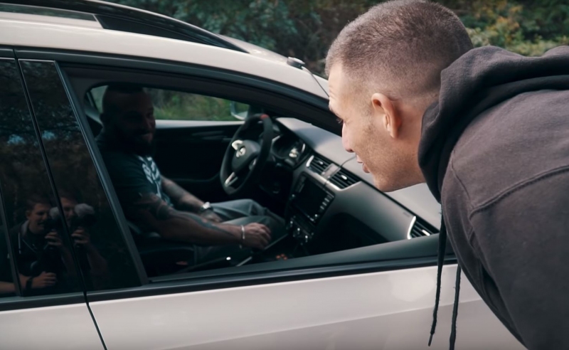 VIDEO: biela nenápadná Škoda RS s výkonom 500 koní!
