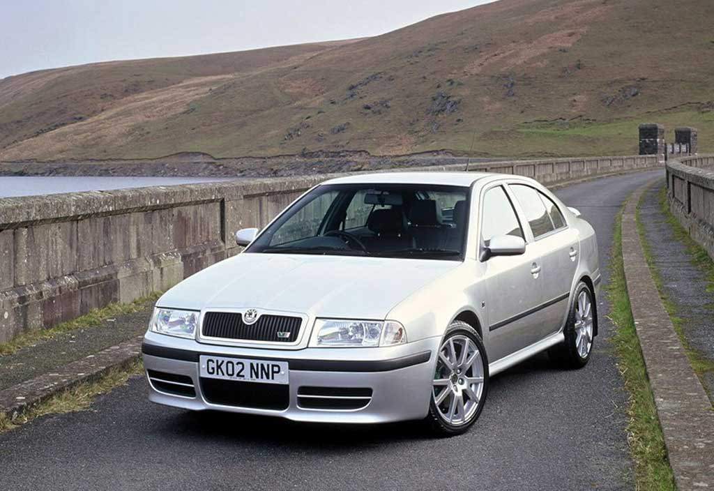 Škoda Octavia RS: pretekár pre chalupárov – 1. časť