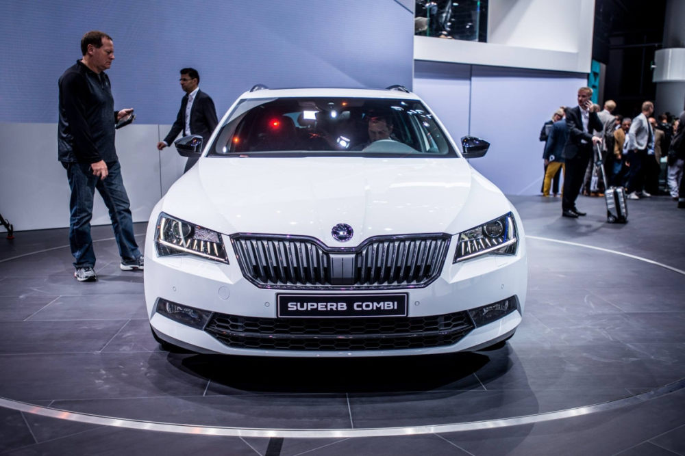 Vo Frankfurte boli predstavené dve varianty, Škoda Superb GreenLine a SportLine