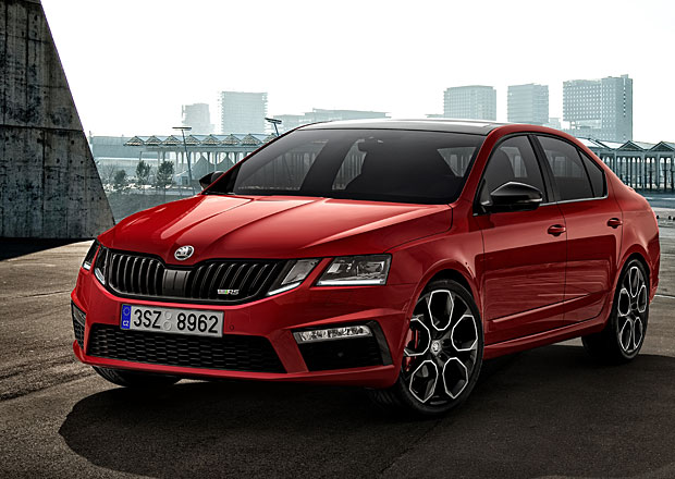 Skutočne využiješ potenciál vysnívanej mašiny? Prečo nevyberať tvrdohlavo vrchol segmentu? Hľadaj dostupnejší model! (Na fotografii Škoda Octavia RS 245)