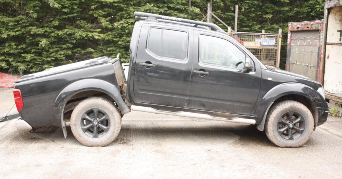 Nissan Navara sa láme!