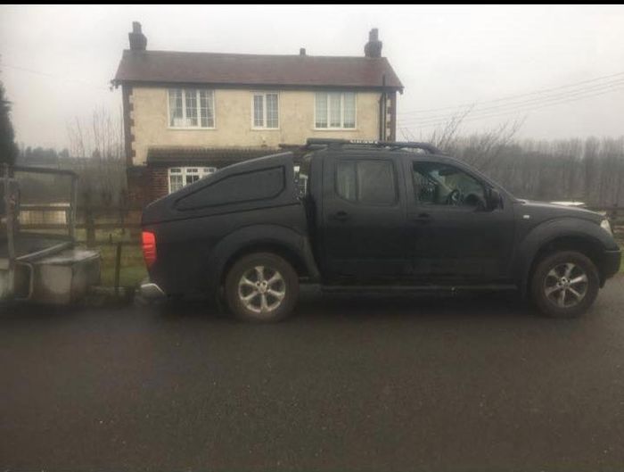 Nissan Navara sa láme!