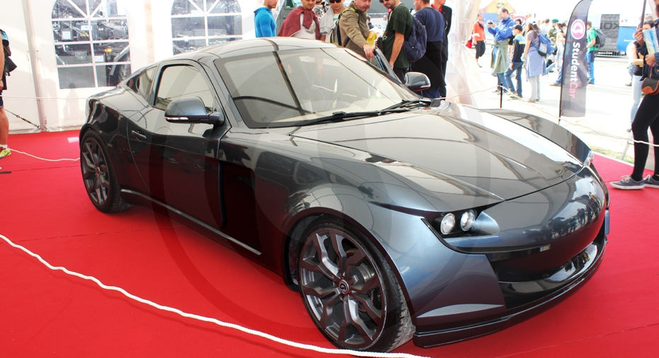 Elektrické kupé StudentCar SCX