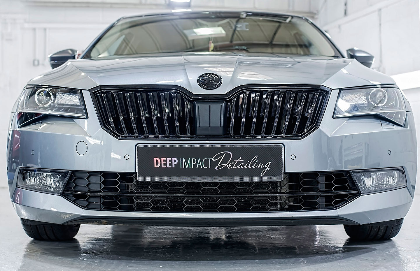560-koňový Superb - Zabudní na rodinný automobil!