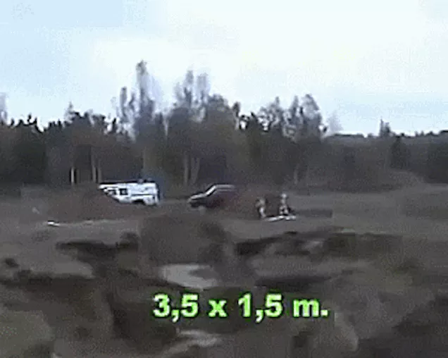Tank vs. 3,5 metrová prekážka